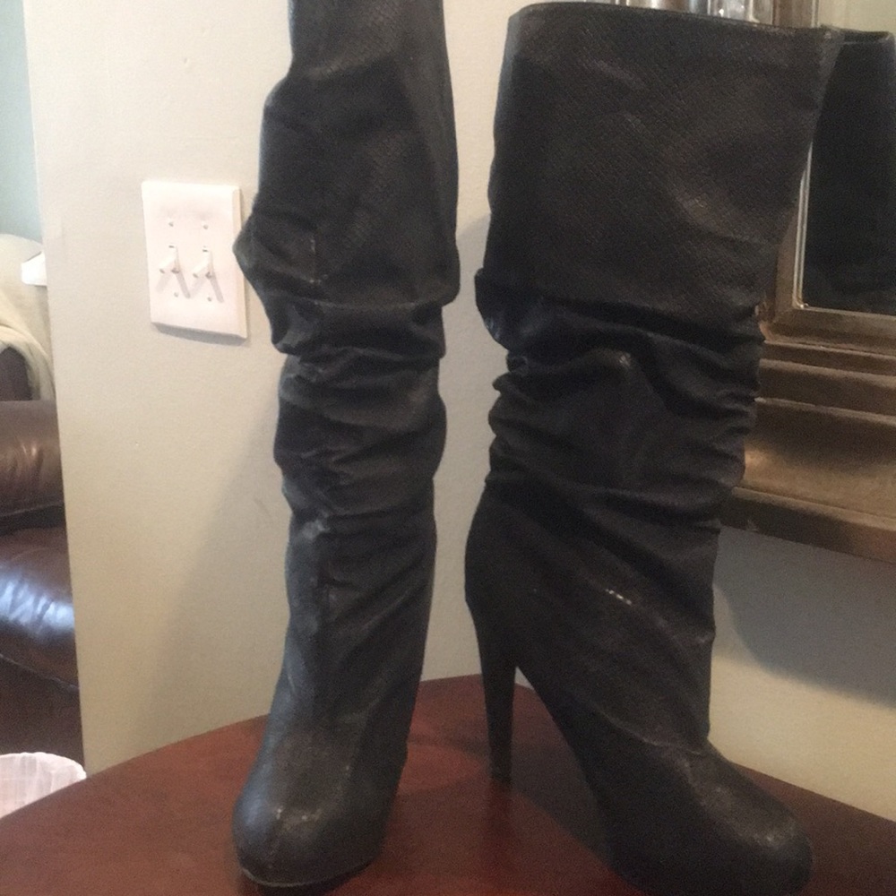 Snake skin print boots